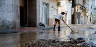 Tormenta azota España, inunda ciudades, corte de electricidad, servicios ferroviarios
