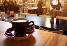 Una juez considera accidente laboral in itinere el fallecimiento por infarto de un empleado que paró a tomar un café camino del trabajo