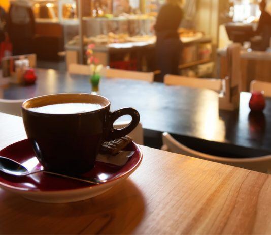 Una juez considera accidente laboral in itinere el fallecimiento por infarto de un empleado que paró a tomar un café camino del trabajo