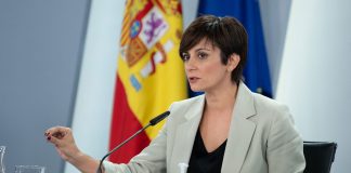 Los operadores turísticos también deberán identificar a sus clientes ante la Policía