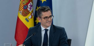 Prorrogada la rebaja fiscal sobre la electricidad y las mascarillas Félix Bolaños