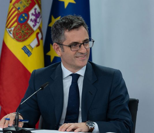 Prorrogada la rebaja fiscal sobre la electricidad y las mascarillas Félix Bolaños