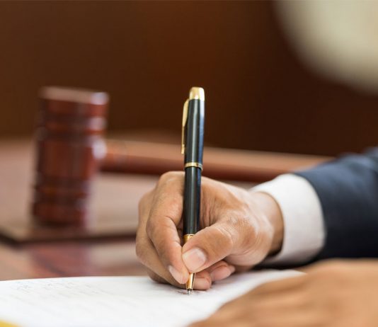 Una curiosa noticia sobre el procesamiento en el procedimiento abreviado