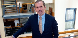 Total apoyo de la Abogacía al ex decano de Málaga, procesado por desobediencia Javier Lara Peláez