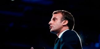 Francia impulsará el tema de los migrantes durante la presidencia de la UE, dice Macron El presidente francés, Emmanuel Macron, pronuncia un discurso en el Congreso de la AMF, la reunión anual de alcaldes franceses en París, Francia, el 18 de noviembre de 2021. Thibault Camus/Pool vía REUTERS
