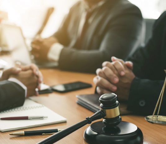 Los Diez Mandamientos del Contrainterrogatorio (Irving Younger): 1º.- Sé breve