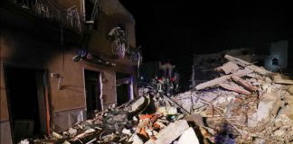 Rescatistas buscan sobrevivientes tras explosión en Sicilia