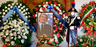 Italia rinde homenaje al jefe del Parlamento de la UE, Sassoli, antes del funeral de Estado