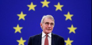 El presidente del Parlamento Europeo, Sassoli, ha muerto – portavoz El presidente del Parlamento Europeo, David Sassoli, pronuncia un discurso durante la ceremonia de entrega del Premio Sájarov en el Parlamento Europeo en Estrasburgo, Francia, el 15 de diciembre de 2021. Julien Warnand/Pool vía REUTERS/Foto de archivo