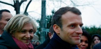 La segunda vuelta de las elecciones francesas podría ver al nivel conservador Pecresse con Macron -encuesta El presidente francés, Emmanuel Macron, y Valerie Pecresse, presidenta de la región de Ile-de-France, visitan un barrio que sufrió inundaciones después de días de fuertes lluvias que azotaron el país, en Villeneuve-Saint-Georges, Francia, el 14 de febrero de 2018. REUTERS/Charles Platiau/Foto de archivo