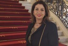 La mujer  maravilla togada Eva Papadópulos