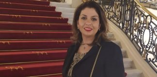 La mujer maravilla togada Eva Papadópulos