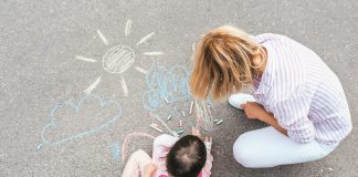 Reconocen el derecho de un niño a pasar tiempo con su hermana tras un conflicto familiar