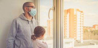 ¿Procede el permiso para el cumplimiento de un deber inexcusable cuando la causa es atender el confinamiento de un hijo menor de 14 años?