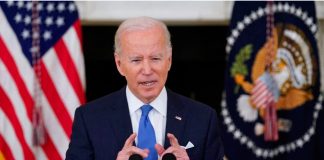 Biden le dice a Ucrania que Estados Unidos «responderá decisivamente» si Rusia invade aún más El presidente de los Estados Unidos, Joe Biden, habla sobre la lucha del país contra la enfermedad del coronavirus (COVID-19) en la Casa Blanca en Washington, Estados Unidos, el 21 de diciembre de 2021. REUTERS/Kevin Lamarque