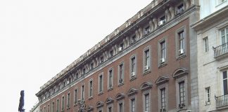 Condenan a un exfutbolista del Sevilla a seis meses de cárcel y el pago de una multa de 133.798,70 euros por defraudar a Hacienda Ministerio de Hacienda