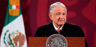 Bajo presión por plan energético, presidente de México sugiere pausar relaciones con España El presidente de México, Andrés Manuel López Obrador, habla con los medios de comunicación durante una conferencia de prensa en el Palacio Nacional, en la Ciudad de México, México, el 9 de febrero de 2022. Presidencia de México/Folleto vía REUTERS