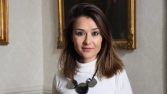 Las mujeres jóvenes, la igualdad y el turno de oficio