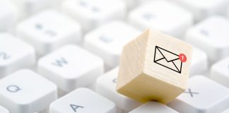 ¿Convoco una reunión o mando un correo electrónico?