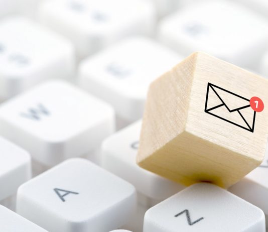 ¿Convoco una reunión o mando un correo electrónico?