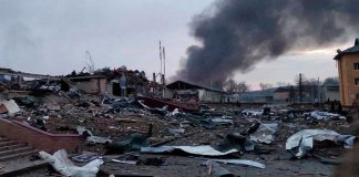 Más conversaciones entre Ucrania y Rusia programadas mientras el ataque a la base mata a docenas