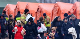 Europa se prepara para los refugiados ucranianos de las ciudades bajo bombardeo