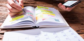 ¿Puede una empresa registrar la jornada de sus trabajadores en papel y de forma estimada?