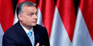 El sueño de Orban de dos décadas en el poder pende de un hilo en la votación húngara El primer ministro húngaro, Viktor Orban, abandona el escenario después de pronunciar su discurso anual sobre el estado de la nación en Budapest, Hungría, el 10 de febrero de 2019. REUTERS/Bernadett Szabo/Foto de archivo