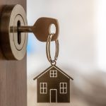 De la Presión Regulatoria en España al Boom de Alquileres Vacacionales en EE.UU