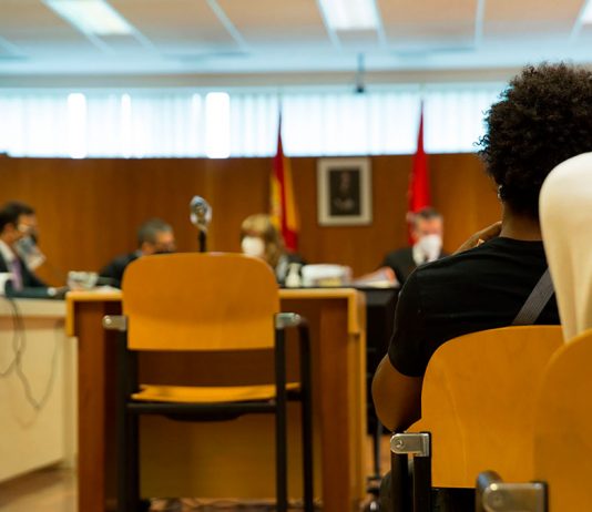 El TC admite recurso de amparo de un abogado sevillano por tener que esperar tres años para celebrar un juicio