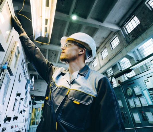 No existe competencia desleal ni sustracción y explotación de secreto industrial por aprovechar los conocimientos adquiridos en proyecto de investigación previo