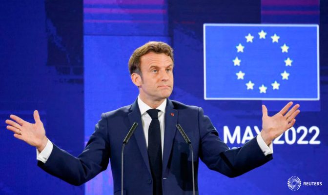 El presidente de Francia, Emmanuel Macron, pronuncia un discurso durante la Conferencia sobre el Futuro de Europa y la publicación de su informe con propuestas de reforma, en Estrasburgo, Francia, el 9 de mayo de 2022. Ludovic Marin/Pool vía REUTERS