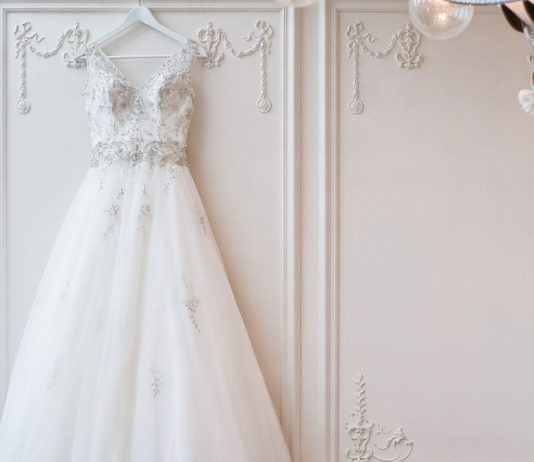 Condenada a devolver 1.090 € por no cumplir con el diseño seleccionado para un vestido de novia