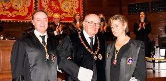 Victoria Ortega preside el homenaje a Carlos Carnicer por sus 50 años de trabajo