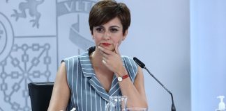 La ley que pondrá límites a los servicios de atención al cliente, a falta de la aprobación de las Cámaras Isabel Rodríguez