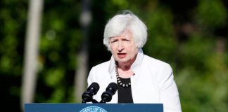 Yellen critica a los funcionarios rusos por su continuo apoyo a Putin