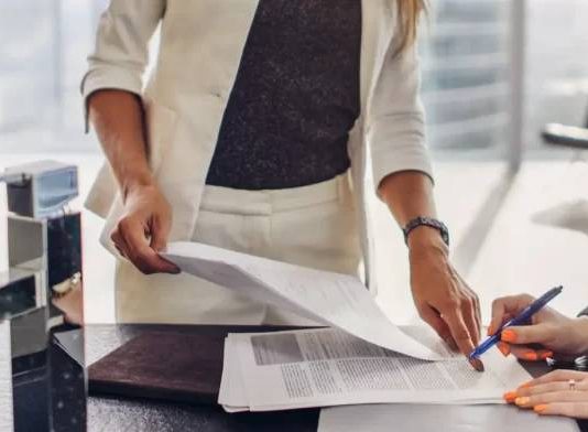 ¿La empresa puede imponer por medio de cláusulas contractuales la obligatoriedad de realizar guardias?