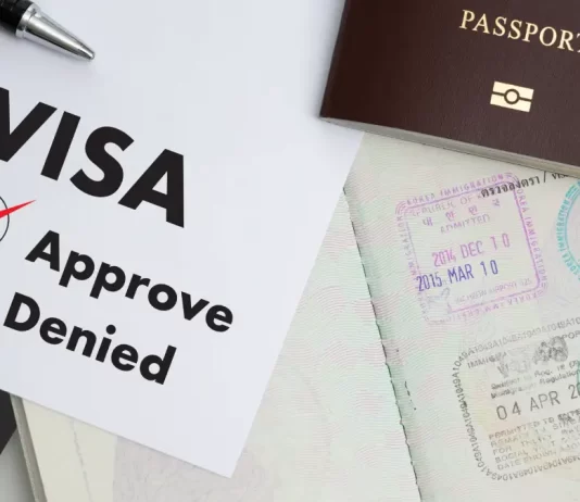 ¿Una salida al extranjero provoca la extinción de la prestación por desempleo?