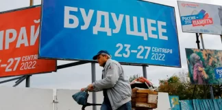 Los ucranianos involucrados en referendos respaldados por Rusia enfrentan cargos de traición y pena de prisión