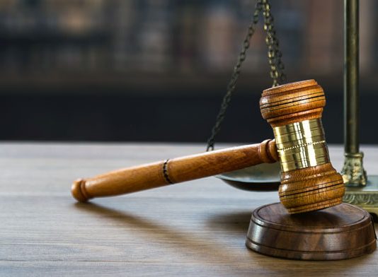 Las empresas de transporte por carretera no pueden eximirse de su responsabilidad de cumplir el tiempo de conducción y los períodos de descanso de los conductores transfiriéndola a terceros