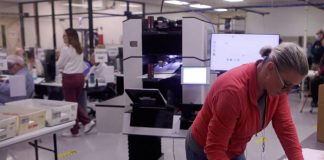 Los republicanos se acercan a la mayoría de la Cámara de Representantes de EE.UU., el Senado sigue en juego