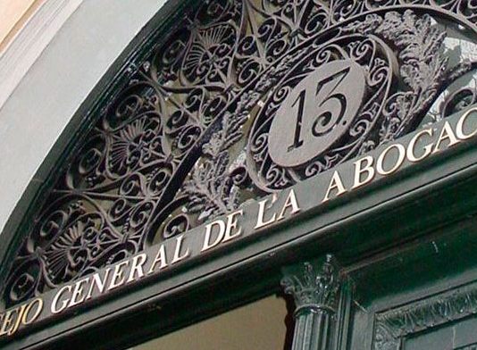 La Abogacía exhorta a los grupos parlamentarios a consensuar de forma urgente la pasarela para los mutualistas