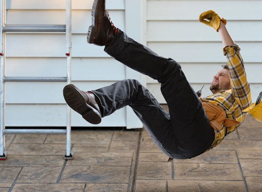 ¿Puede ser considerada un accidente laboral la lesión sufrida por un trabajador autónomo durante una pausa de trabajo?