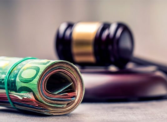 Los juzgados y tribunales españoles procesaron a 48 personas físicas y jurídicas por delitos de corrupción durante el primer trimestre de 2024