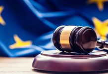 Las empresas deben pagar las gafas o las lentillas de los empleados que trabajen con pantallas