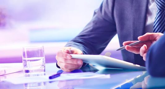 La mayoría de las empresas subirán los salarios por debajo de la inflación en 2023