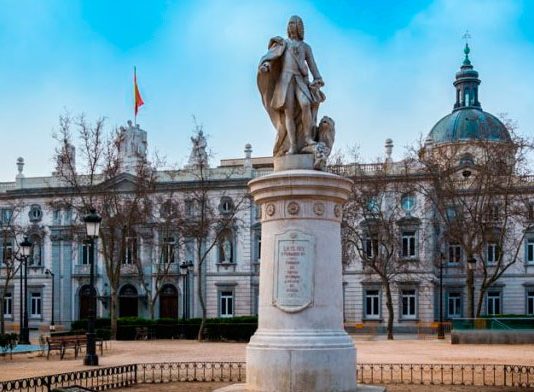 Estimado el recurso de un trabajador a quien se le había reconocido una incapacidad permanente total a revisar la resolución antes de dos años por una posible mejoría