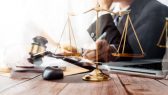 El mercado es el que manda ahora en la fijación de los honorarios de los abogados