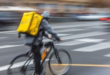 El TSXG rechaza paralizar el expediente de la Seguridad Social de Lugo sobre la cotización de los repartidores de Glovo