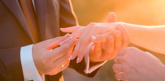 Los matrimonios ante notario aumentan por tercer año consecutivo: las personas entre 35 y 44 años, las que más se casan